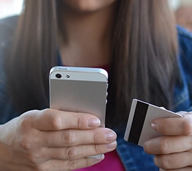 Prepaid Wireless vs Big Wireless - Whoop Mobile